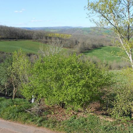Chambre D'Hotes Des Monts Saint-Izaire Bagian luar foto